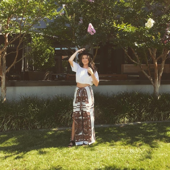 Meet your Posher, Lana - Picture 1 of 1